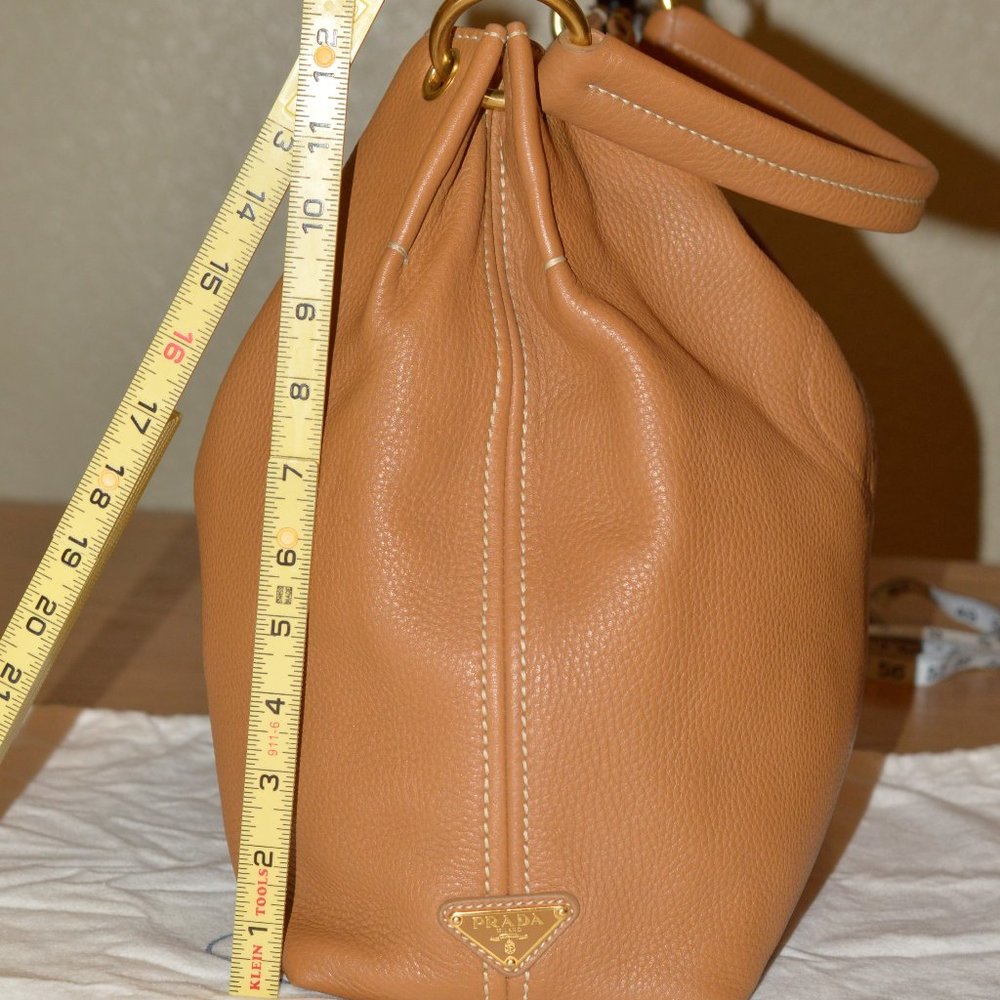 Prada Vitello Daino BN2097 Logo Signature Tan Leather shoulder Bag Gold Brass - Picture 5 of 15